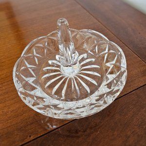 Crystal ring holder